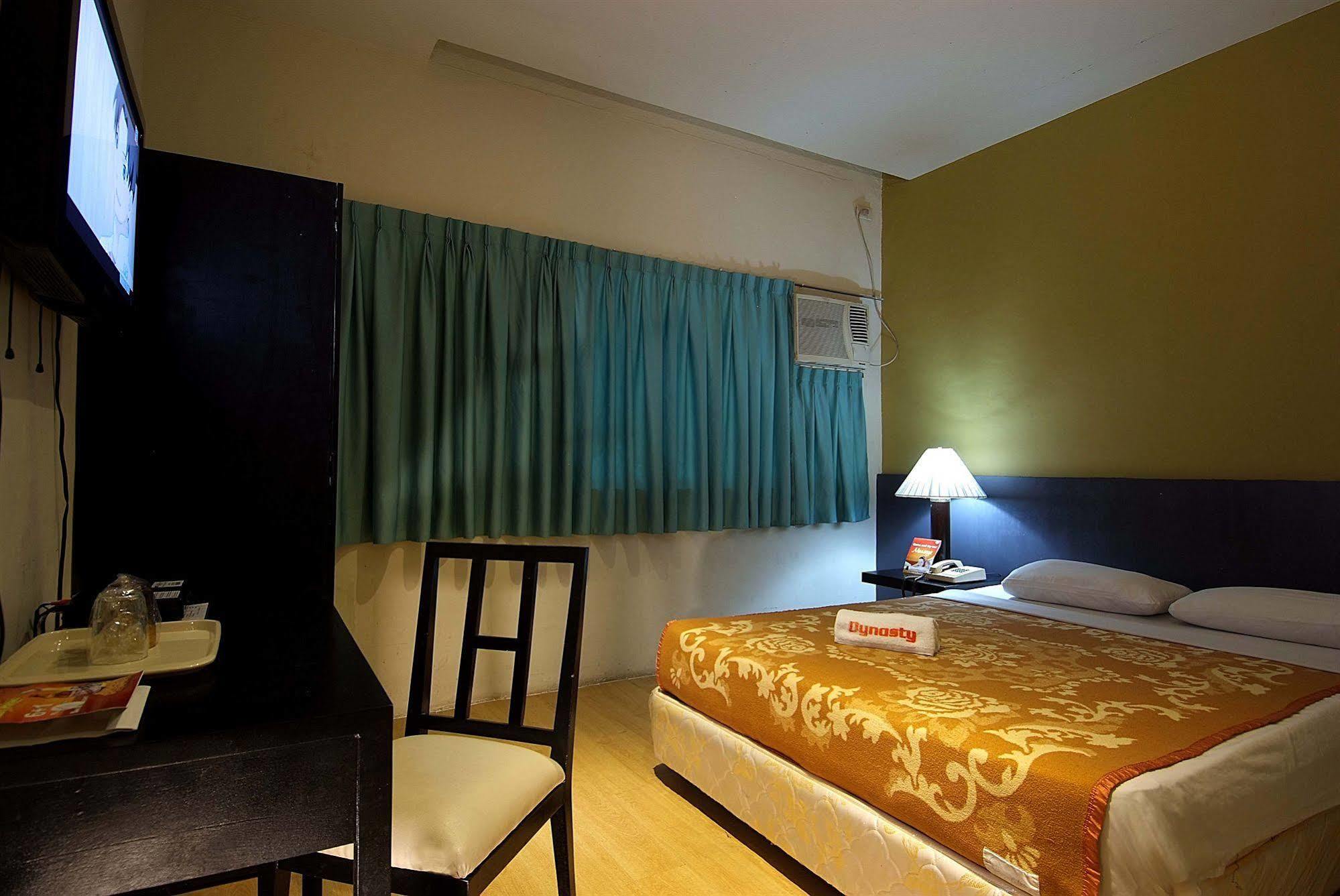Dynasty Tourist Inn Cebu Exterior photo