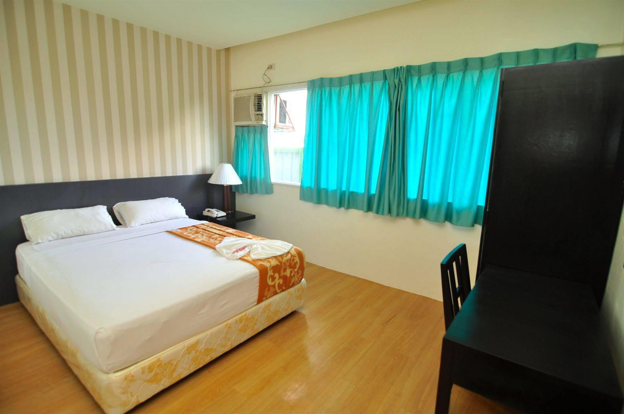 Dynasty Tourist Inn Cebu Exterior photo