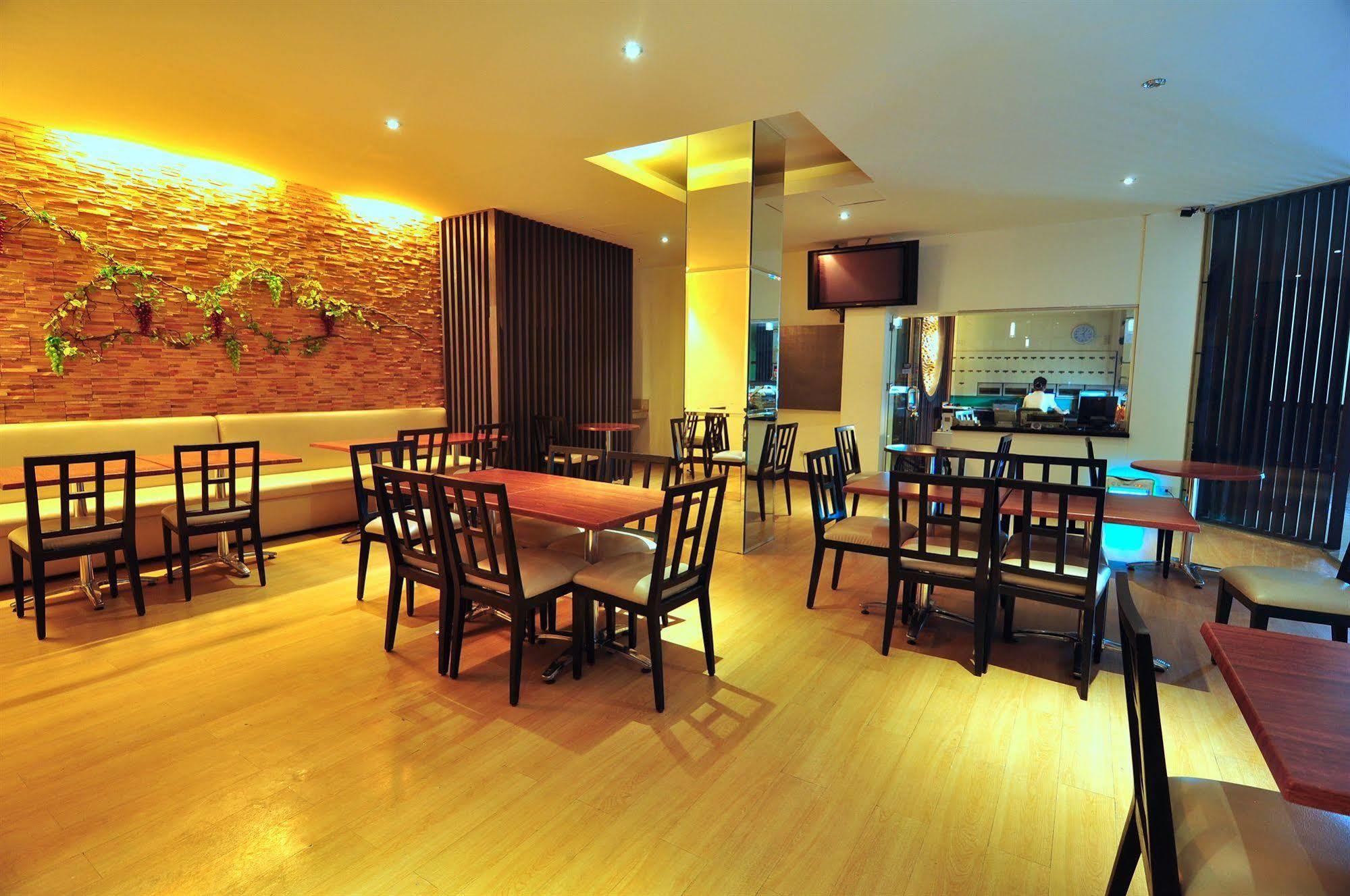 Dynasty Tourist Inn Cebu Exterior photo
